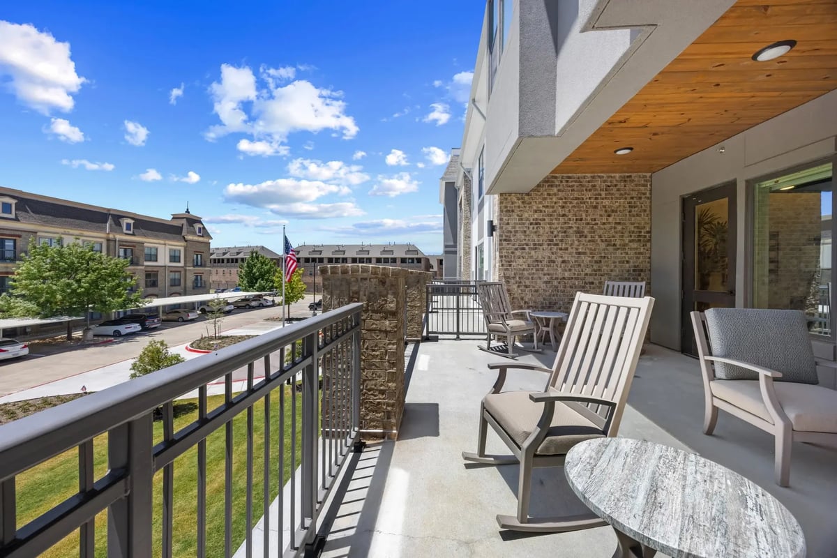 Senior Residence Design/中古本!!② Senior Living in Lewisville, TX | Discovery Village Castle Hills